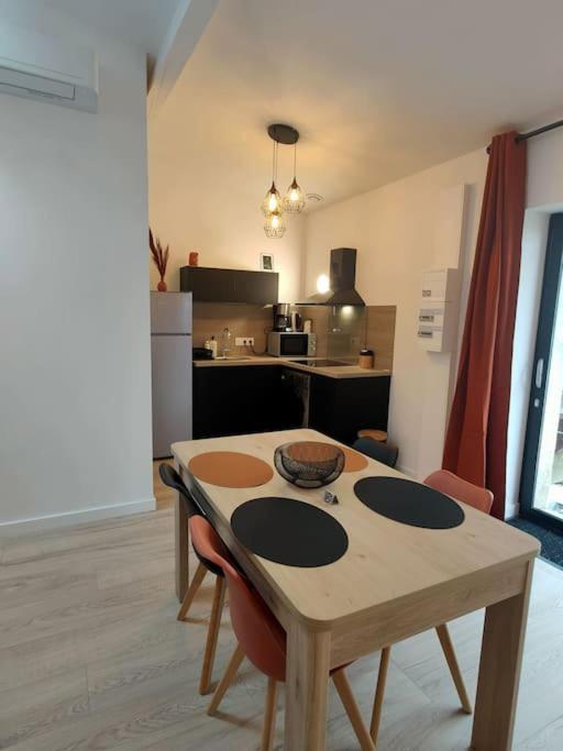 Au Coeur Des Vignes Moulin A Vent Apartment La Chapelle-de-Guinchay Екстериор снимка